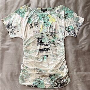 A. Byer White Floral Ruched Short-Sleeve Tee with Mint Accents, size M